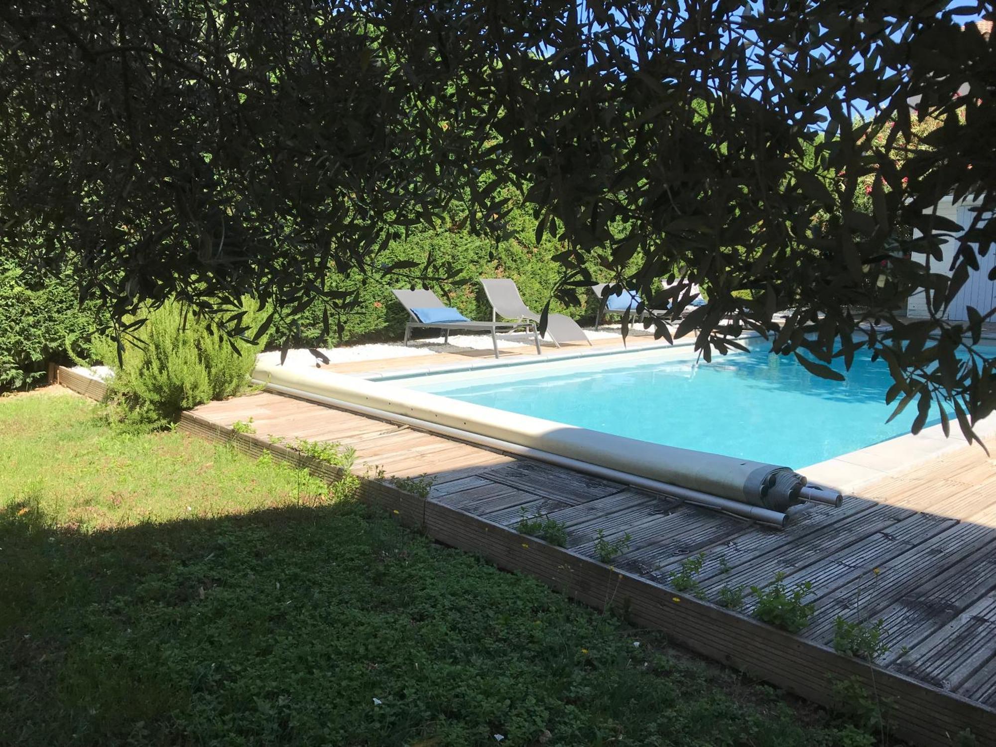 Joli En Provence Avec Piscine Apartment