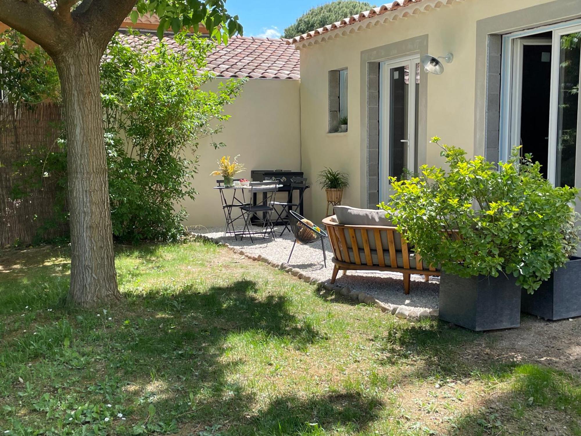 Joli En Provence Avec Piscine Apartment